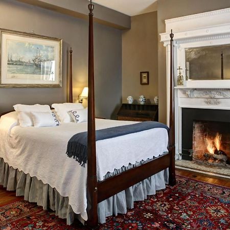 200 South Street Inn シャーロッツビル エクステリア 写真