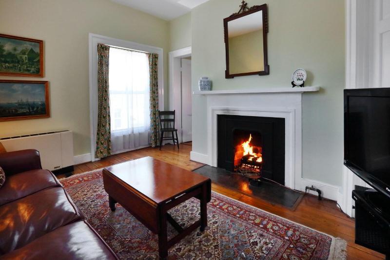 200 South Street Inn シャーロッツビル エクステリア 写真