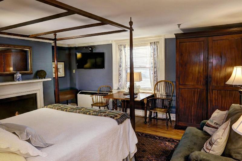 200 South Street Inn シャーロッツビル エクステリア 写真