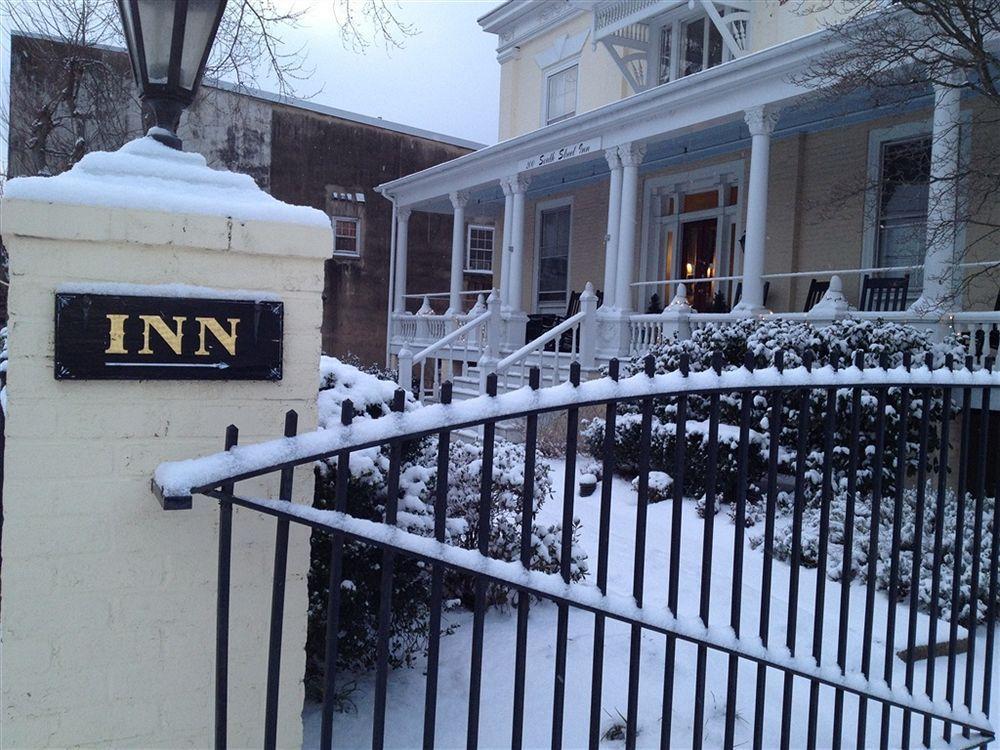 200 South Street Inn シャーロッツビル エクステリア 写真