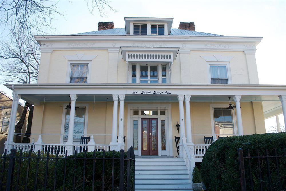 200 South Street Inn シャーロッツビル エクステリア 写真