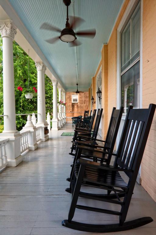 200 South Street Inn シャーロッツビル エクステリア 写真