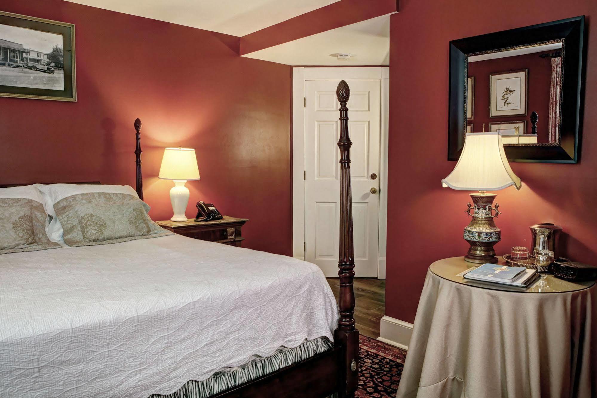 200 South Street Inn シャーロッツビル エクステリア 写真