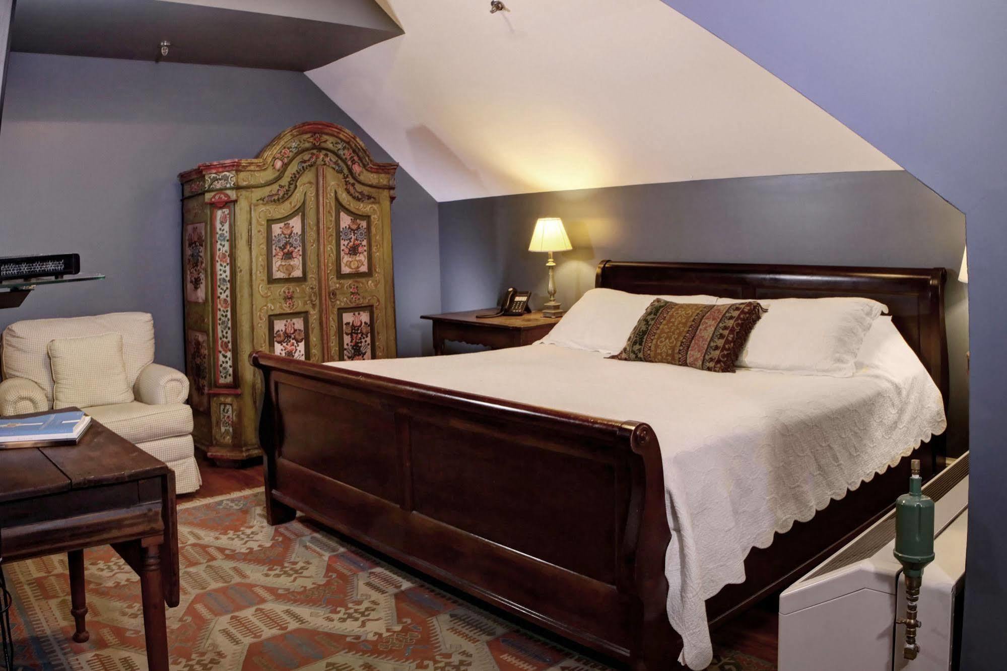 200 South Street Inn シャーロッツビル エクステリア 写真
