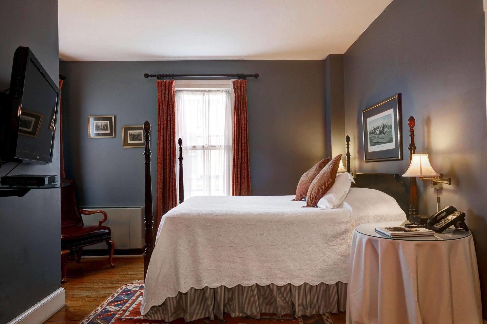 200 South Street Inn シャーロッツビル エクステリア 写真