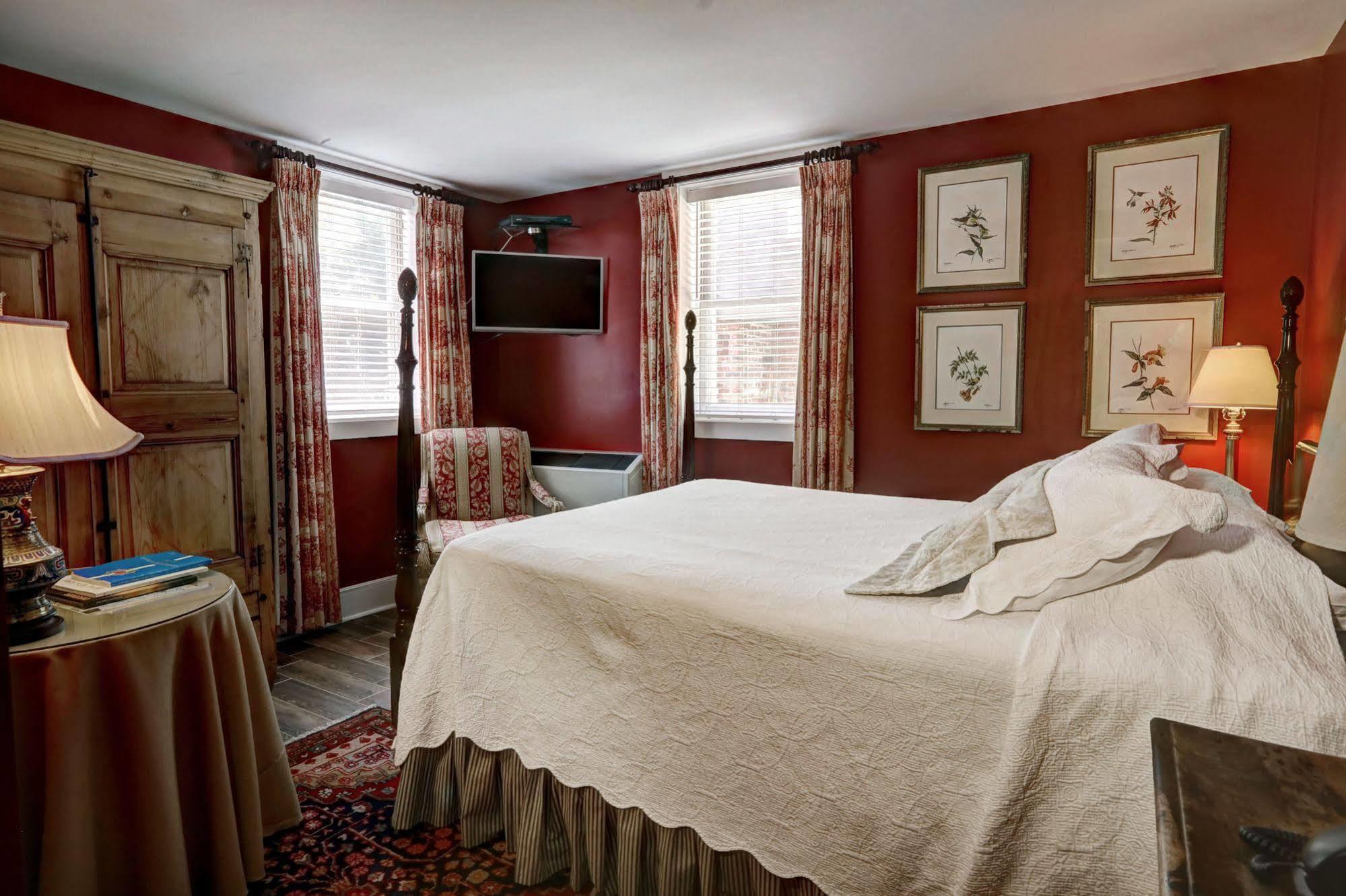 200 South Street Inn シャーロッツビル エクステリア 写真