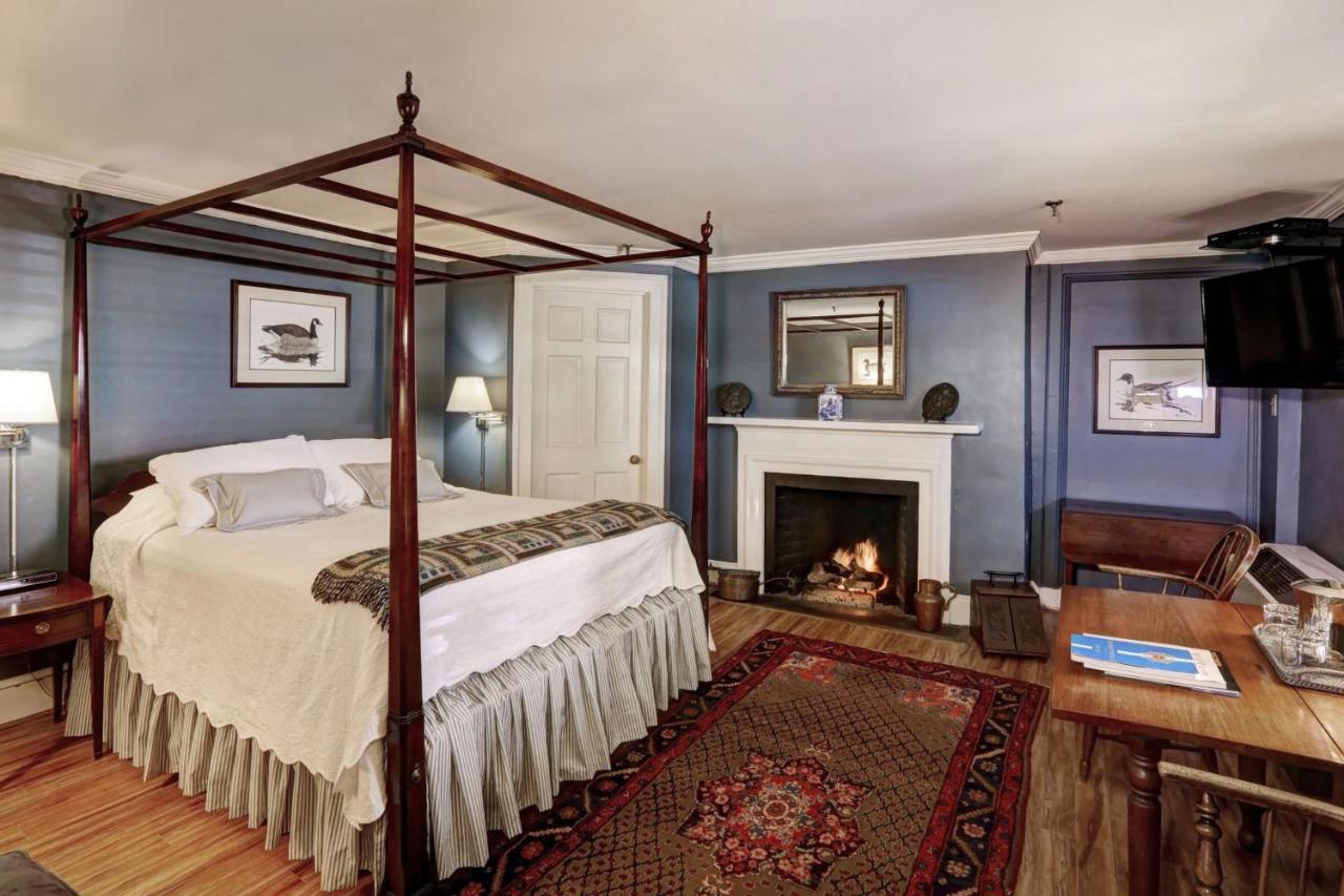 200 South Street Inn シャーロッツビル エクステリア 写真