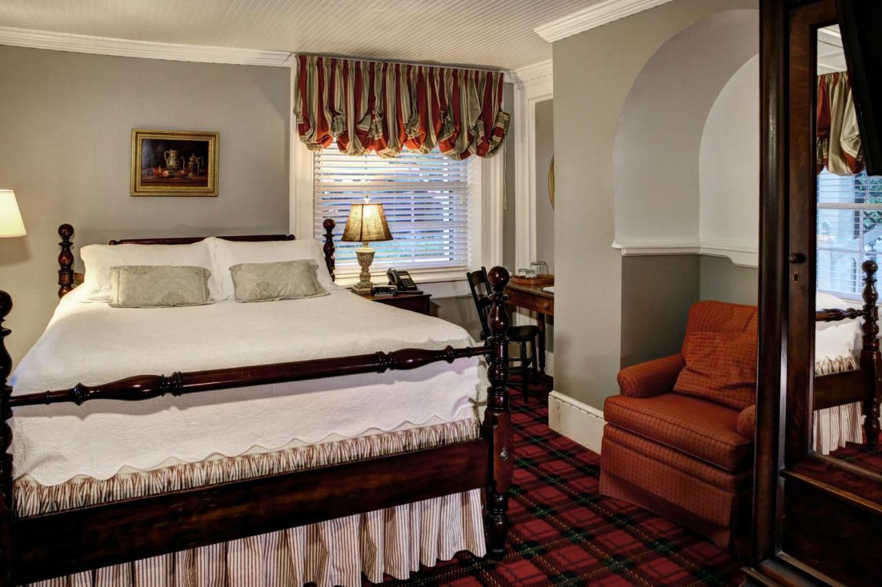 200 South Street Inn シャーロッツビル エクステリア 写真