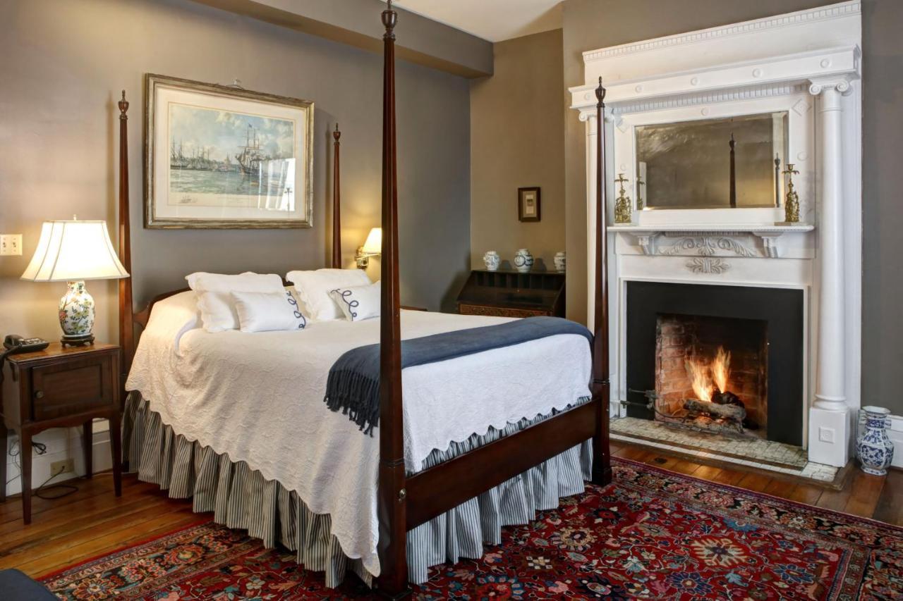 200 South Street Inn シャーロッツビル エクステリア 写真