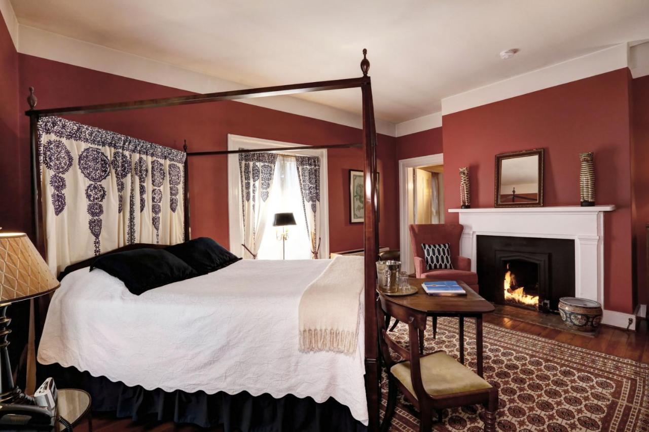 200 South Street Inn シャーロッツビル エクステリア 写真