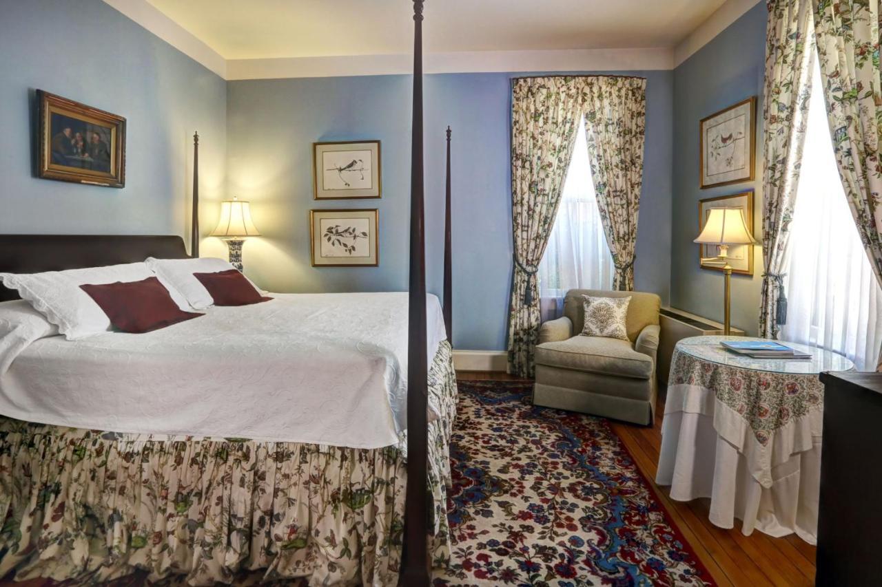 200 South Street Inn シャーロッツビル エクステリア 写真
